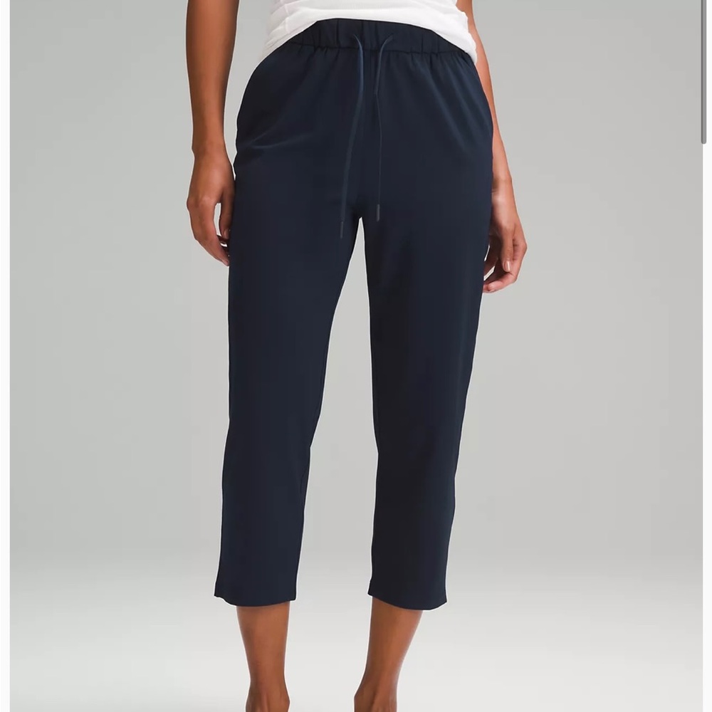 Lululemon Navy Stretch High-Rise Cropped Pant